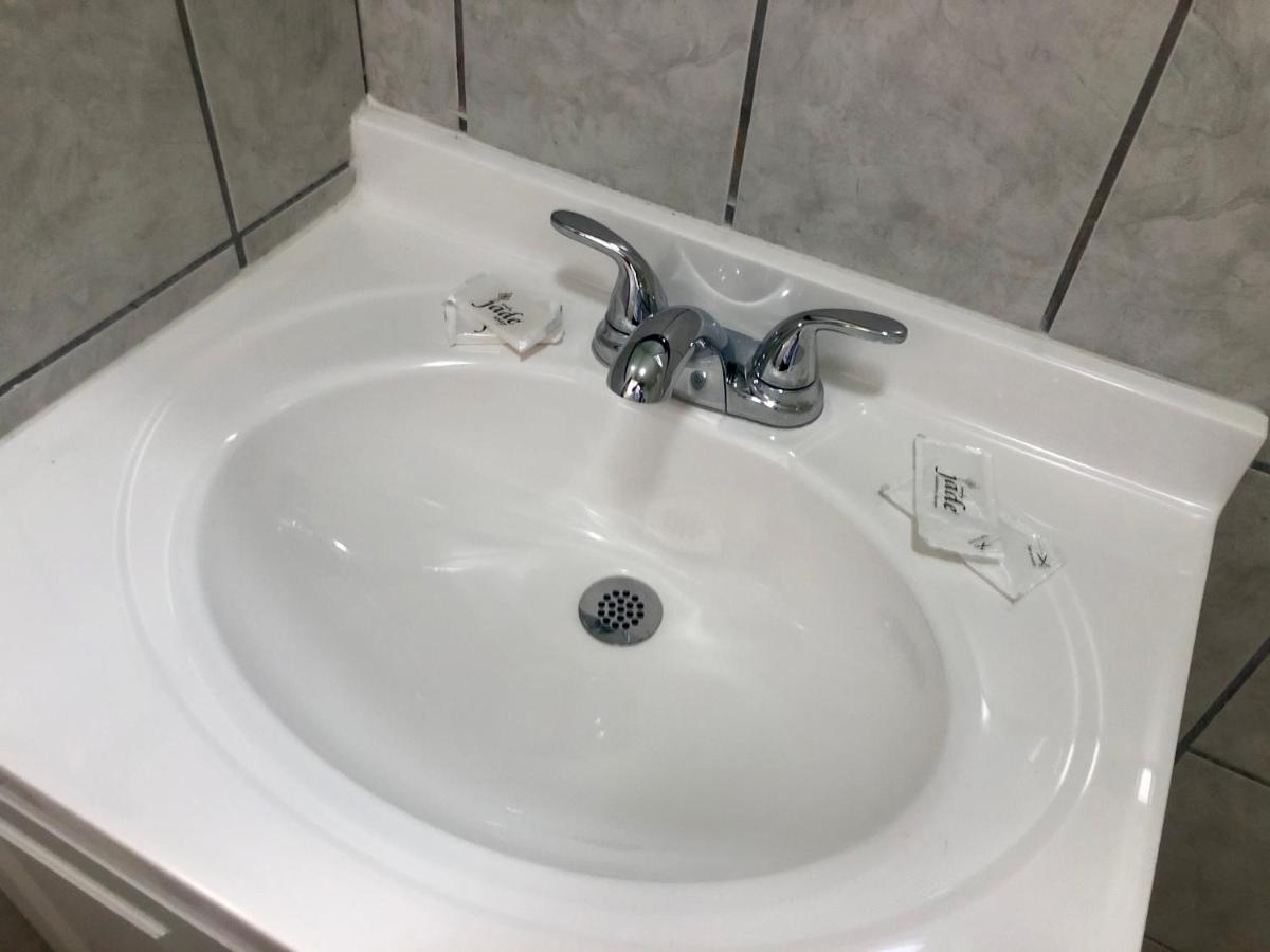 La Petite Rouge Motel Сан Диего Екстериор снимка