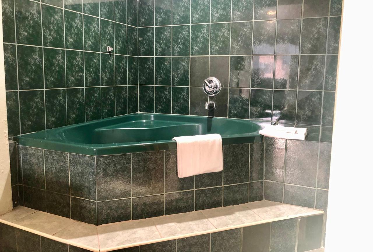 La Petite Rouge Motel Сан Диего Екстериор снимка