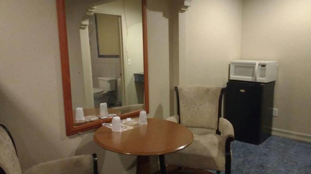 La Petite Rouge Motel Сан Диего Екстериор снимка